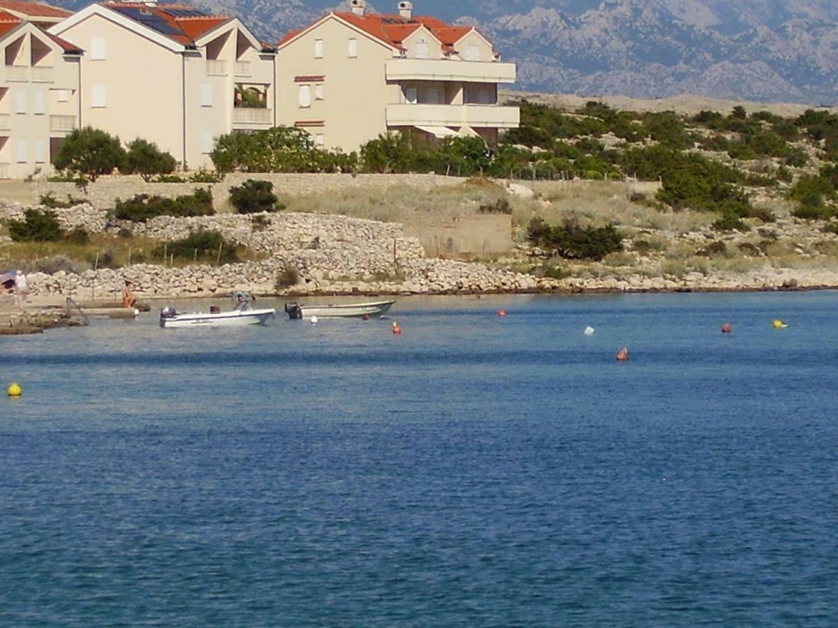Water View Brand New Apartment, Short Stroll To Beach, Peaceful! Košljun Kültér fotó