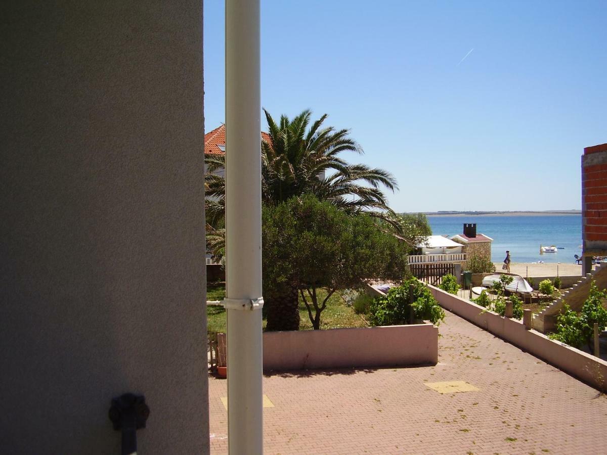 Water View Brand New Apartment, Short Stroll To Beach, Peaceful! Košljun Kültér fotó
